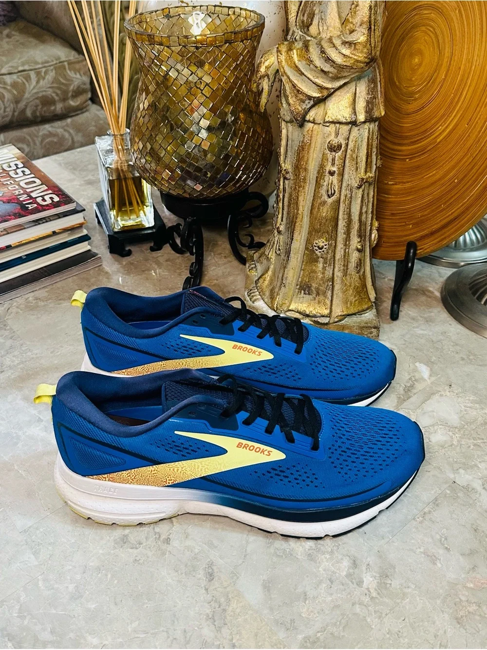 Men’s Brooks Trace 3 Royal Blue Yellow White Shoes 1104121D476 Size 12US